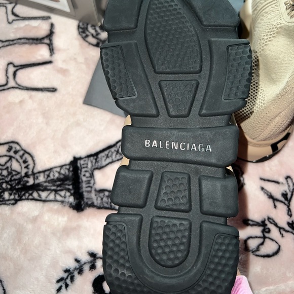 New BALENCIAGA Speed Trainers - Picture 7 of 8
